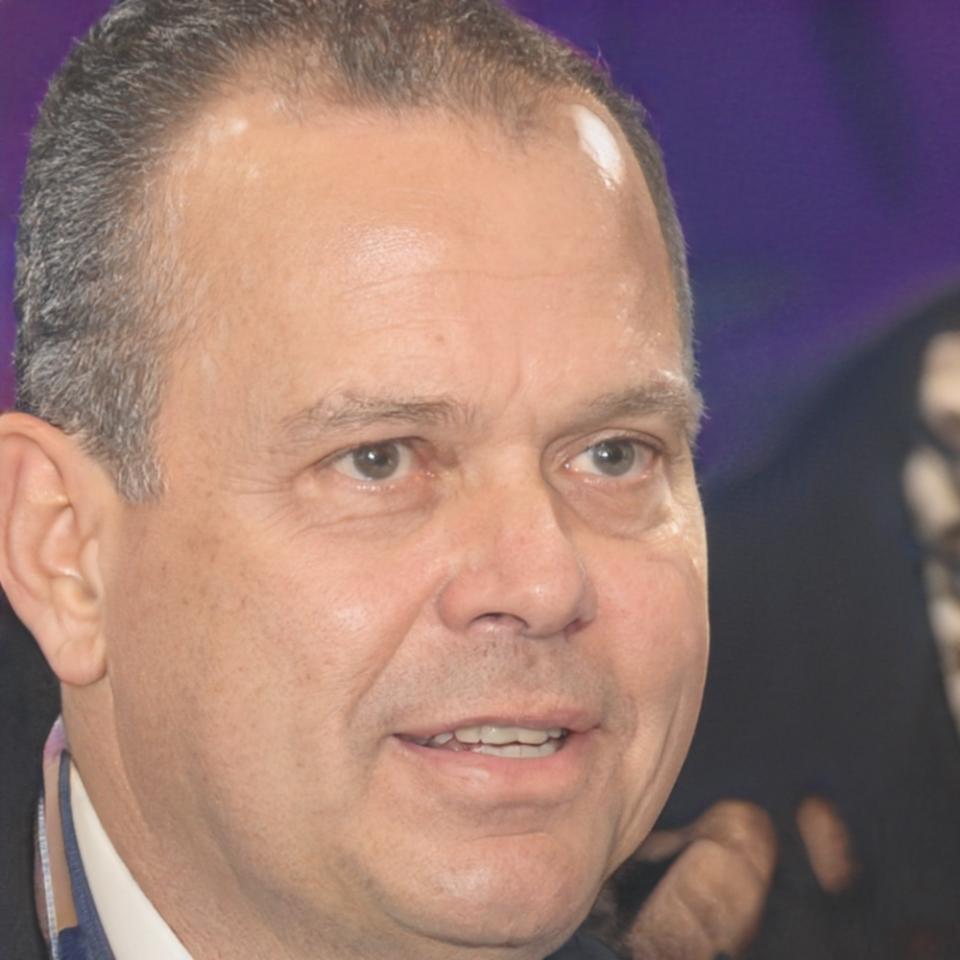 Carlos Martínez, empresario